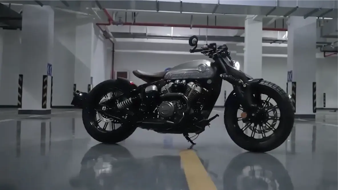 Mô tô Benda Napoleon giá hơn 100 triệu đồng